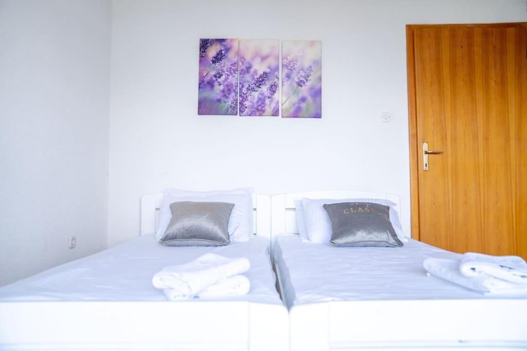 Casa Farmak - 4 Bedroom Lux Apartment With Infinity Pool & Lake View Ohrid Bagian luar foto